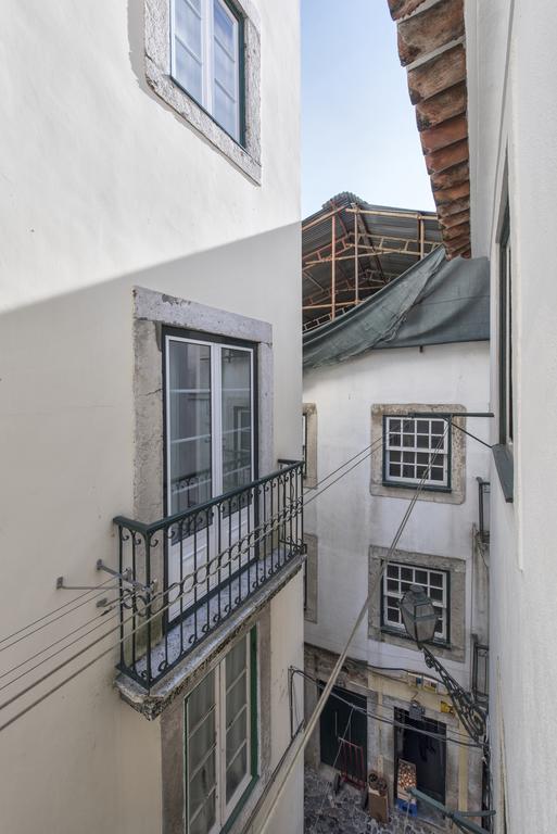 Alfama Doll House